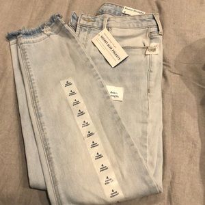Old Navy - Power Straight High Rise Jeans Size 4